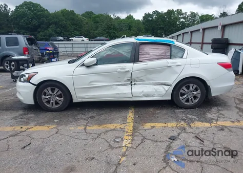 2011 Honda Accord 2.4 Se z USA, uszkodzony, nr VIN 1HGCP2F68BA132339